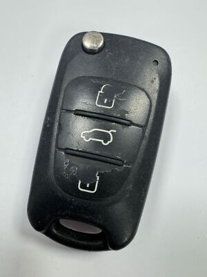 ORIGINAL HYUNDAI 3 TASTEN FERNBEDIENUNG KLAPPSCHLÜSSELANHÄNGER GETESTET & FUNKTIONSFÄHIG, OMRON OKA-185T