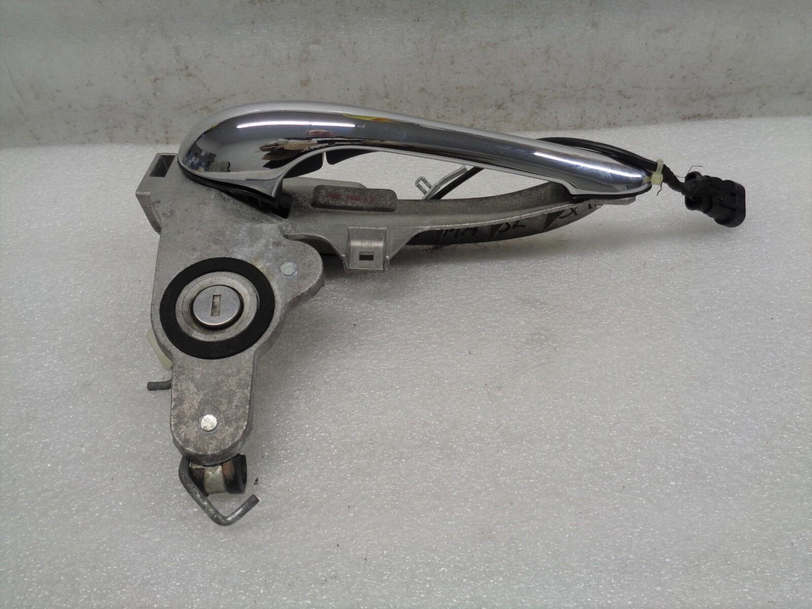 05-08 Maserati Quattroporte Front Right Exterior Door Handle OEM AK2209239