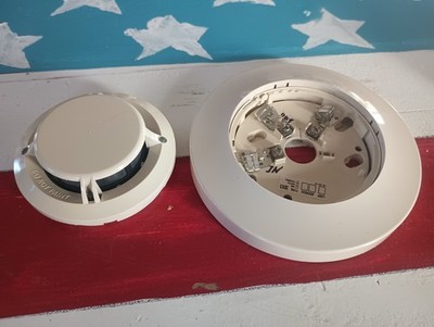 Gamewell FCI MCS-ACCLIMATE Multi-Sensor Smoke Heat Detector Head & Plate