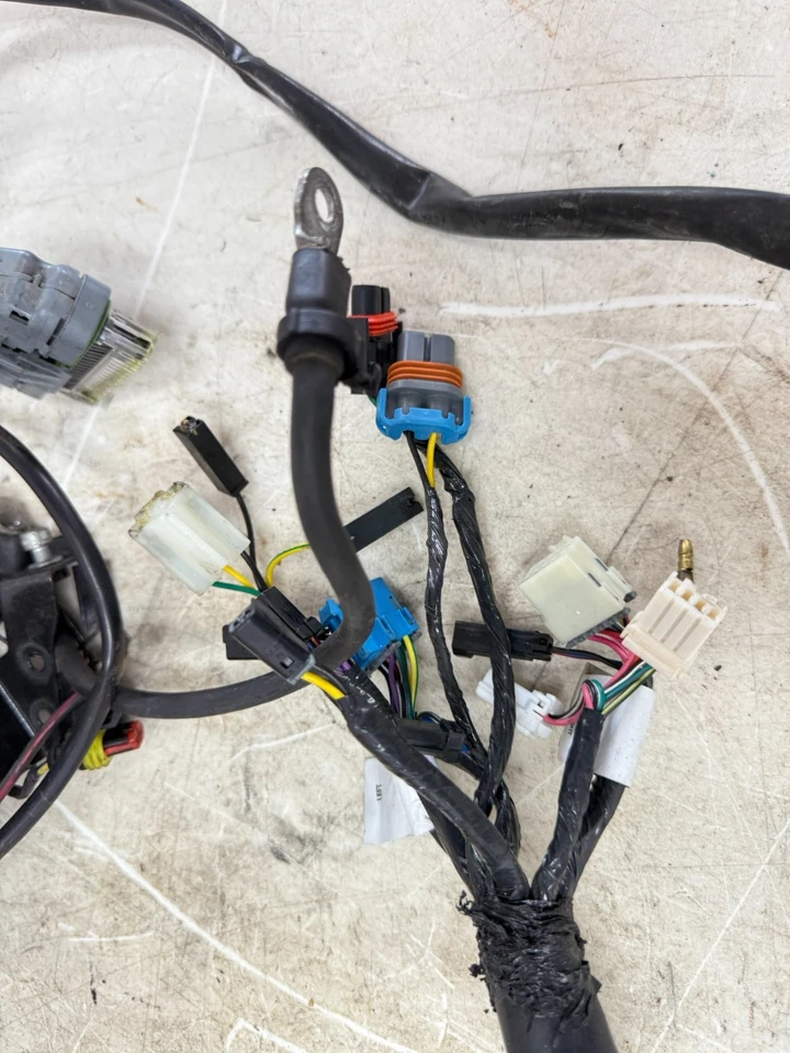 2007 Victory Kingpin OEM Main Wire Wiring Harness Loom 2410598-1 UNCUT 5k Miles - Image 4 of 4