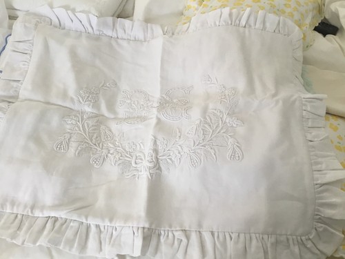 France (1) Standard Sham French Embroidery 100% Linen Handmade Rare Unique DC - Picture 2 of 11