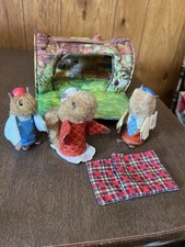Fisher-Price 1979 Vintage Woodsey Squirrels Family Playset Carry-Along 3 Figures