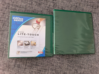 Set of 2 Lite-Touch Binders 280 sheets 1 1/2'' Office depot