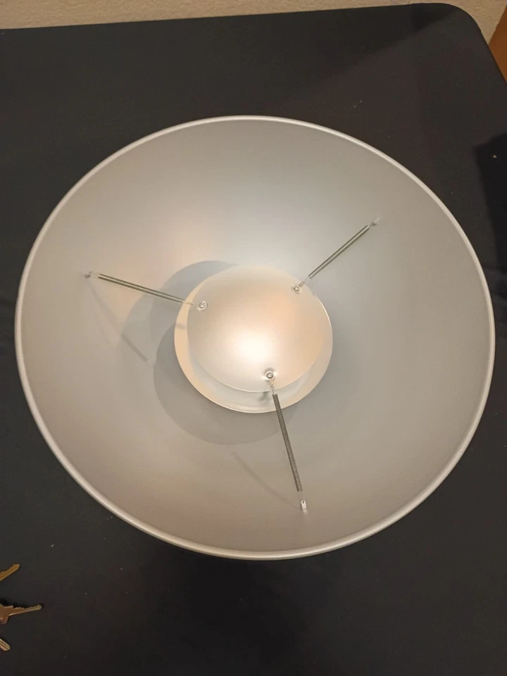 Iluminación estroboscópica reflectora de plato de belleza Bowens genuina de 15" para montaje Bowens Foto 2 de 4