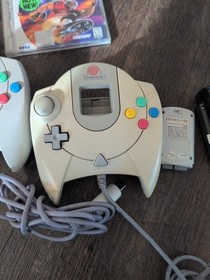 Sega Dreamcast Console System  White (HKT-3020) w/ 2 CONTROLLER & 9 GAMES BUNDLE