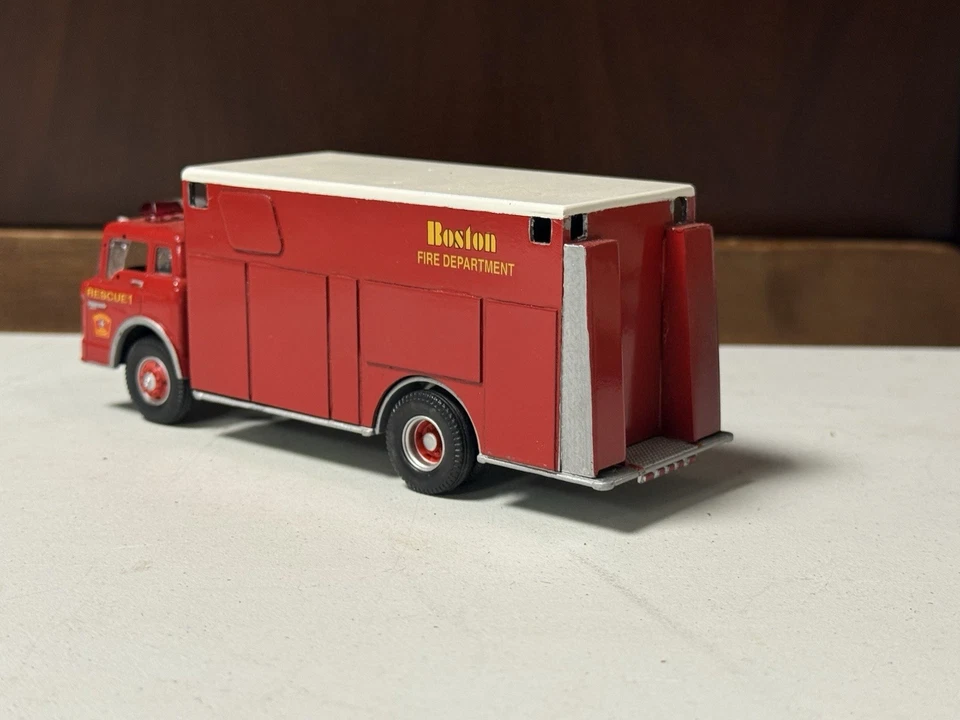 Athearn Precision die-cast 1:50 Ford C Series Rescue Truck Boston Kit-bash - Image 3 of 4