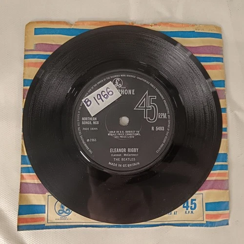 The Beatles Eleanor Rigby & Yellow Submarine Vinyl Record 7 Inch 1966 - Preloved