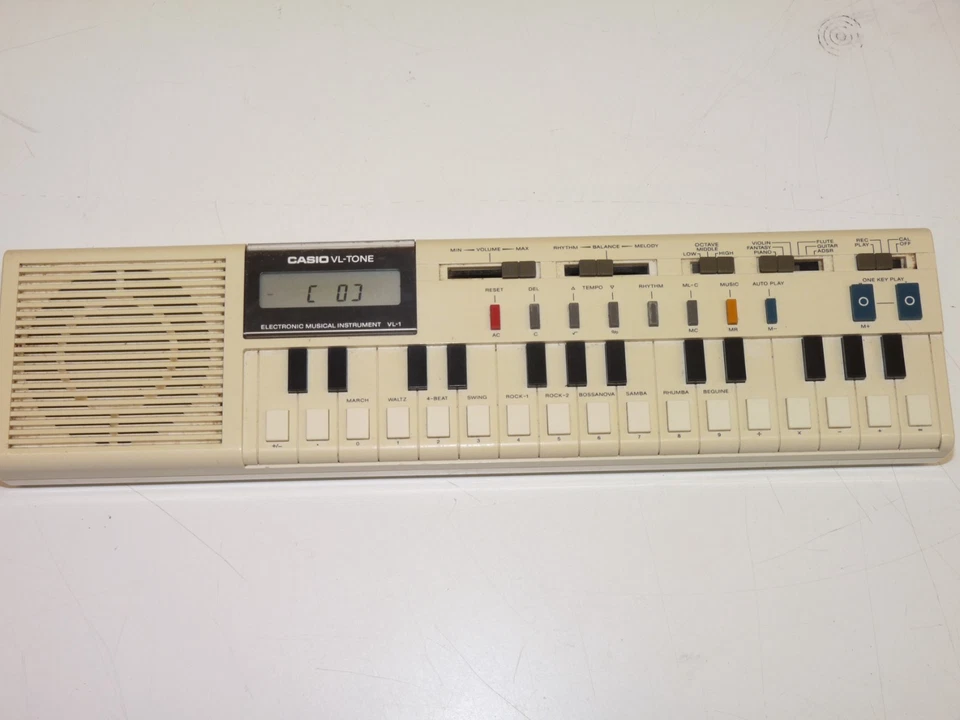 Casio VL-Tone (VL-1)  monophonic, digital synthesizer / calculator with manual - Image 2 of 4