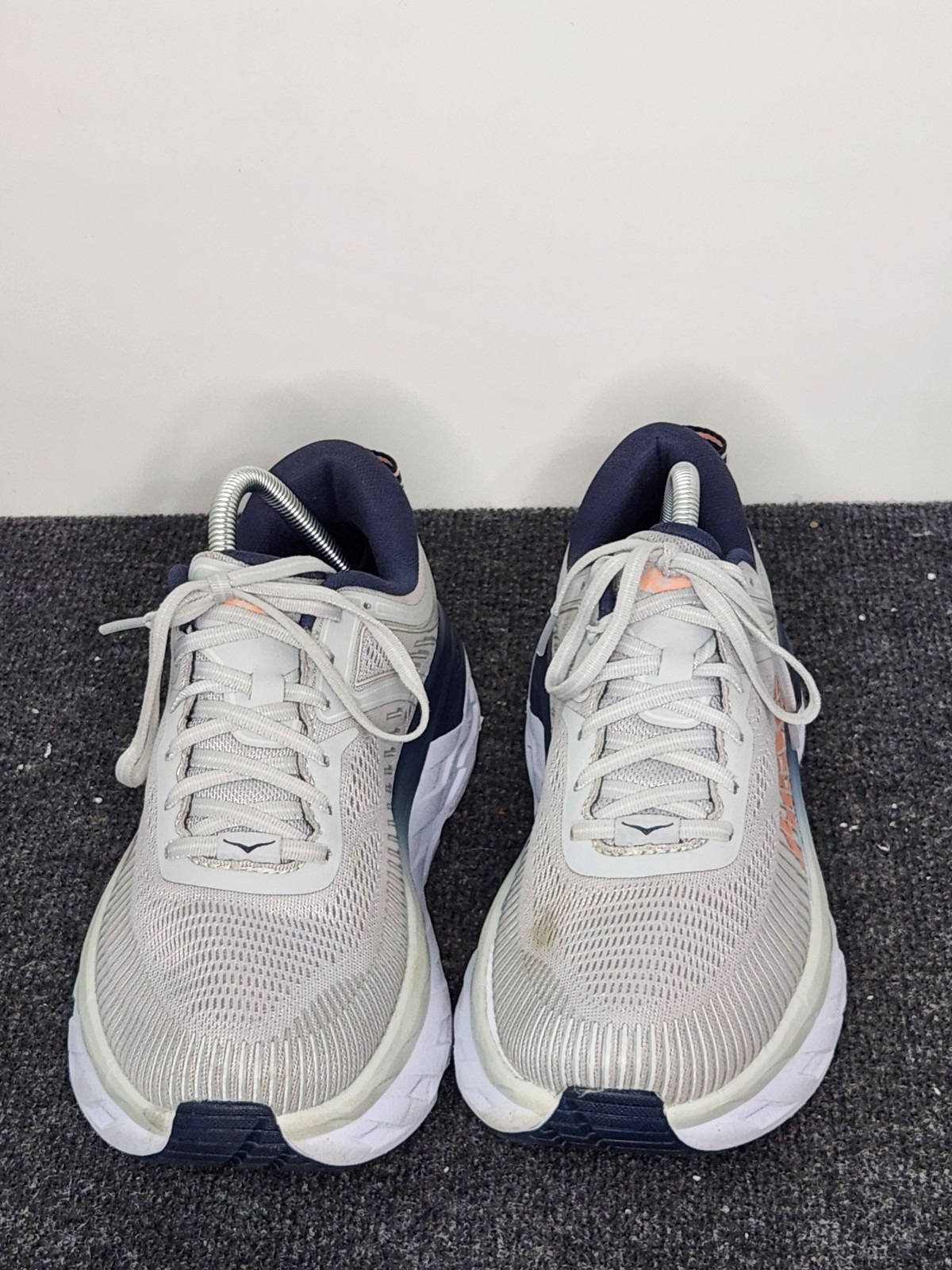 Hoka One One Womens Bondi 7 Gray Running Shoes Sneakers Size 9.5 thumbnail 5