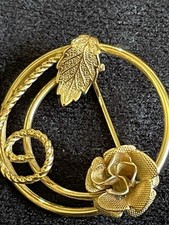 Pretty Vintage Gold-coloured Circlet Brooch With Leaf And Ros�