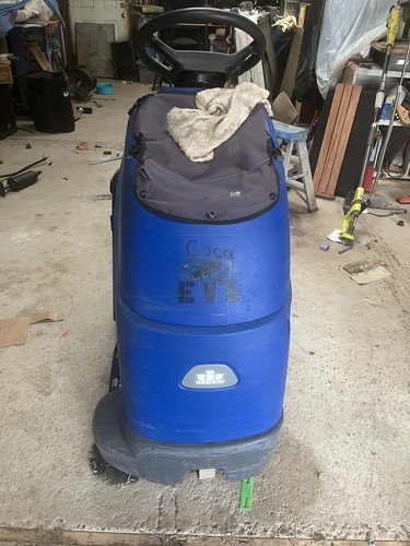 Windsor Chariot iVac 24 ATV Walk-Behind Extractor Floor Cleaning Machine