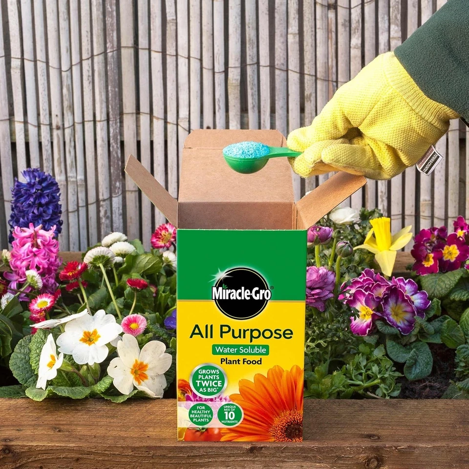 Miracle-Gro All Purpose Soluble Plant Food Fertiliser, 1kg - image 3 of 4