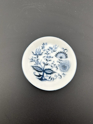 Japan Blue Onion Coaster 3 7/8'' wide