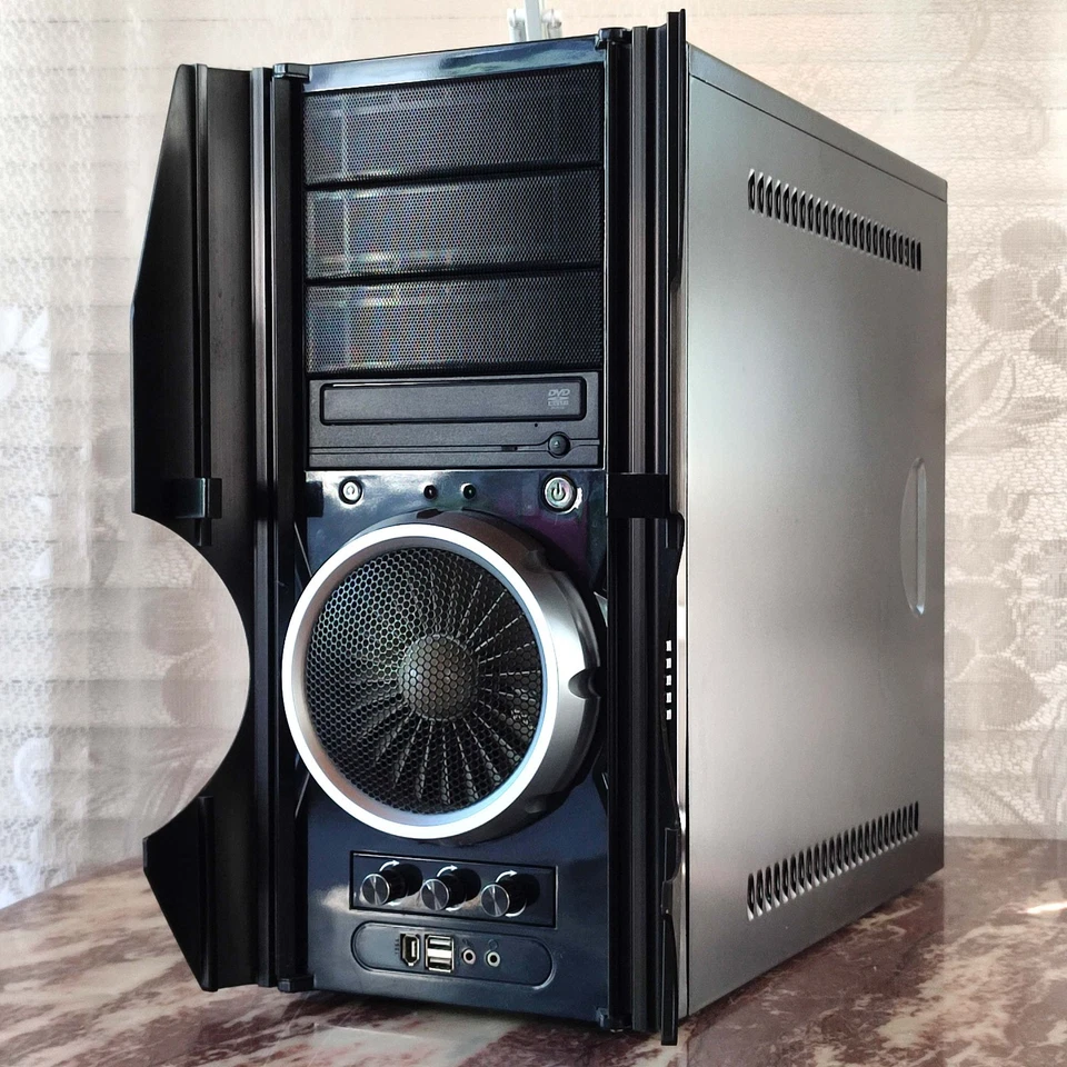 Dream Machine 2007 Retro Gaming PC - Core2Duo, Geforce 9600GT SLI, WD Raptor - Image 3 of 4