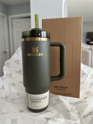 Stanley Flowstate Quencher 30oz Tumbler CYPRESS GREEN Limited BRAND NEW IN HAND