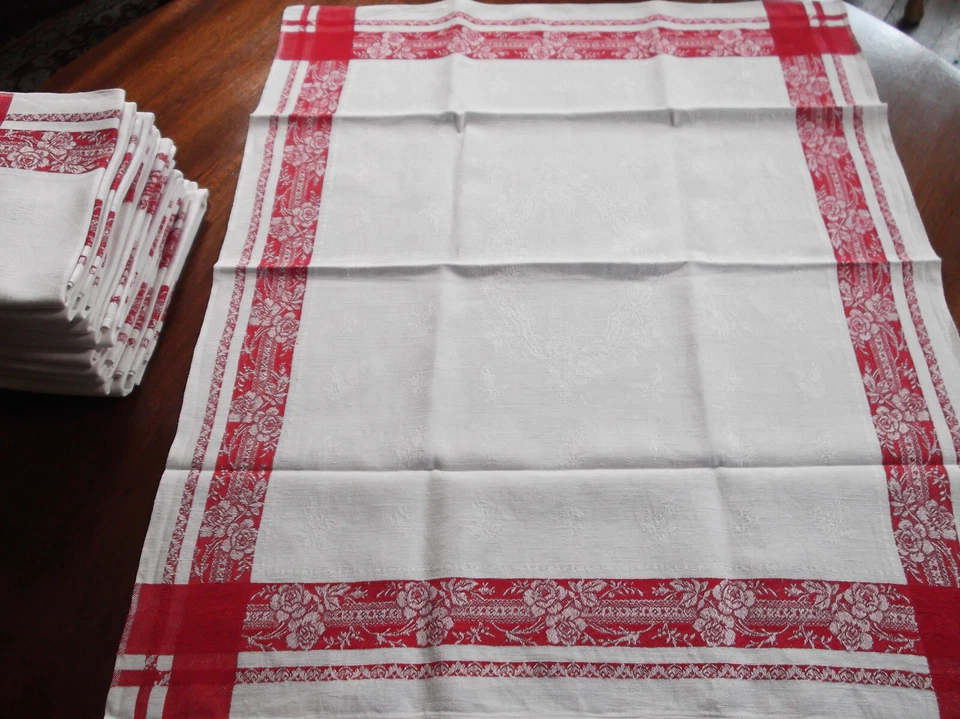 Service de 12 serviettes 76 x 53 cm damas bicolore à liteaux damassés rouges - Photo 2/4