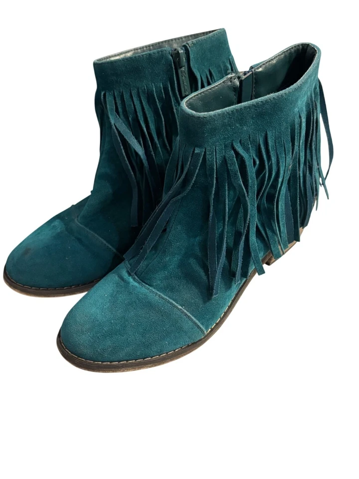 Botines Breckelles de gamuza verde azulado con flecos cierre de cremallera lateral talla 7,5 Foto 2 de 4