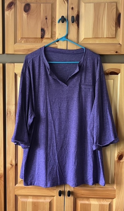 Yotami Women’s Purple V Neck Size 2XL NWT