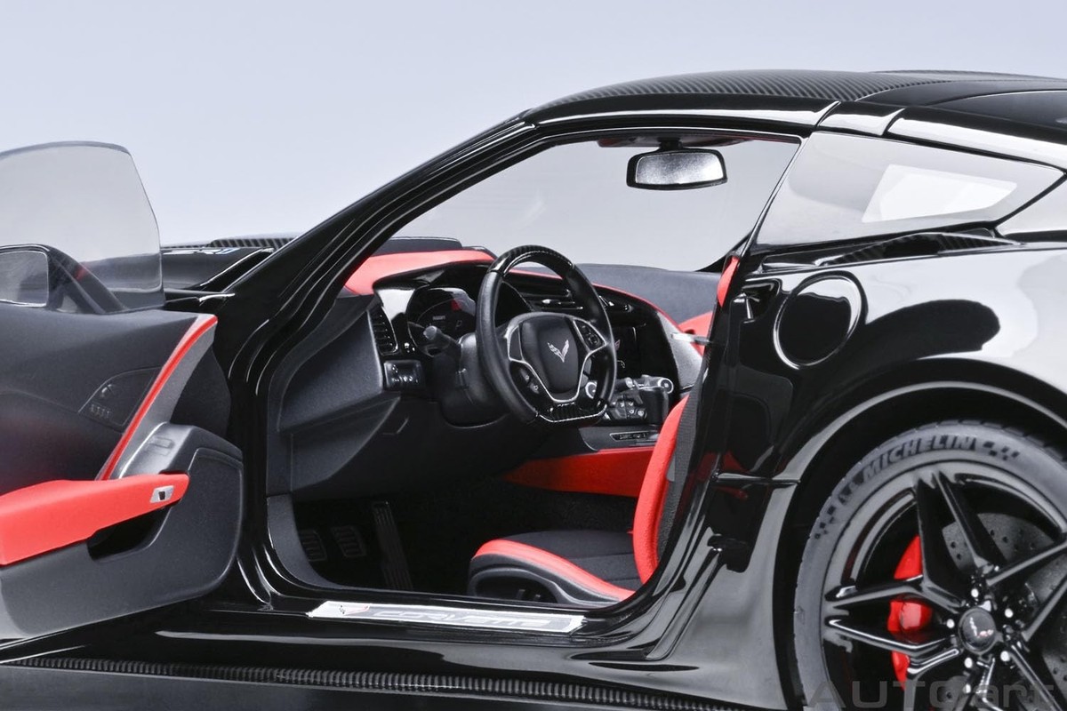 ⭐︎新品⭐︎ Chevrolet Corvette 1/18 ブラック 1/18 Chevrolet Corvette C7 ZR1 (Gloss Black) 2019 Model Car