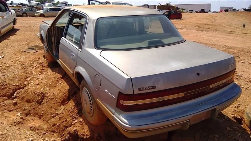 Enfriador de aceite del radiador en tanque derecho se adapta a 92-96 CENTURY 175130 Foto 4 de 4