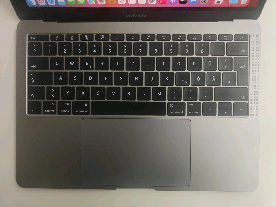 Apple MacBook Pro 13" 2017 i5 2,3GHz 8GB 256GB SSD Grau – voll funktionsfähig - Bild 2 von 4