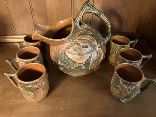 ROSEVILLE BUSHBERRY PITCHER & 6 CUPS: ART POTTERY: RUSSET BROWN: 1325: ANTIQUE