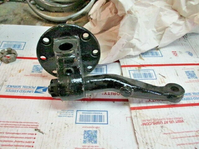 1935 Cadillac Right Front Spindle with Steering Arm    20 Series 355D - Image 2 of 4