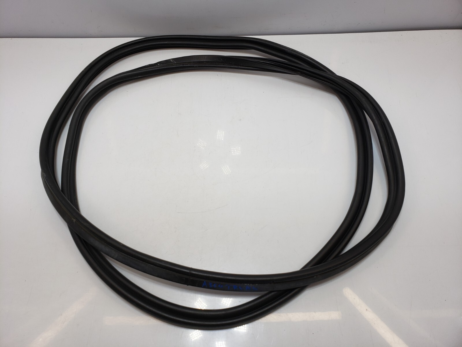 ✅ 2010-2014 OEM Rolls Royce Ghost RR4 Rear Trunk Lid Liftgate Weather Strip Seal