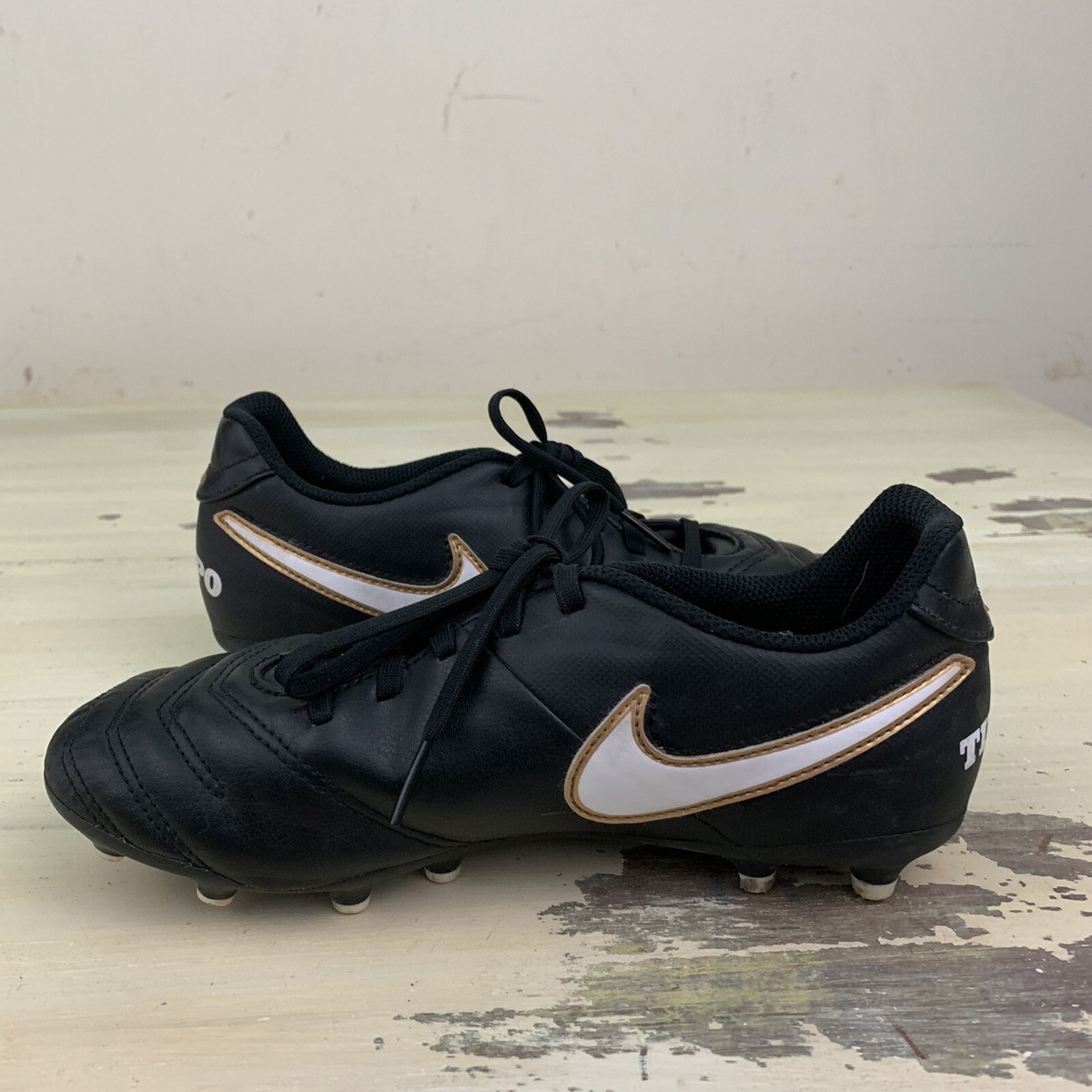 NIKE TIEMPO - Black & White Soccer Shoes Cleats Boots, Youth
