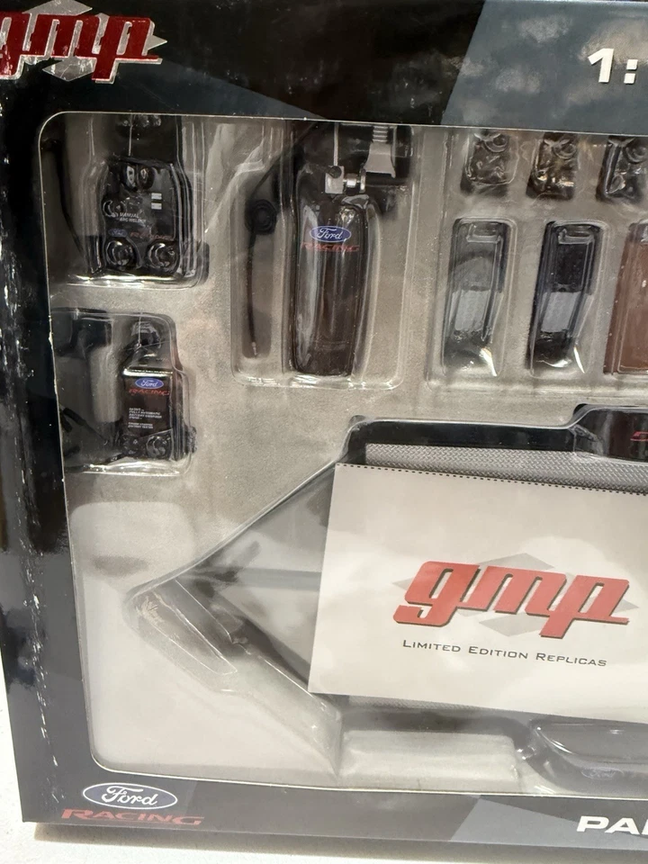 GMP FORD RACING 1:18 Tool & Trailer Set Diecast Car Model Accessory Set - Image 2 of 4