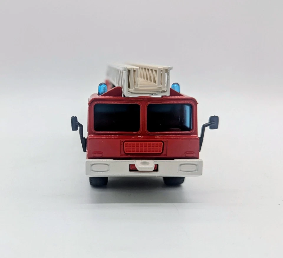 Siku 2924 Super Series Camión de Bomberos Tocadiscos Escalera Coche Fauno 1:55 En Caja Foto 4 de 4