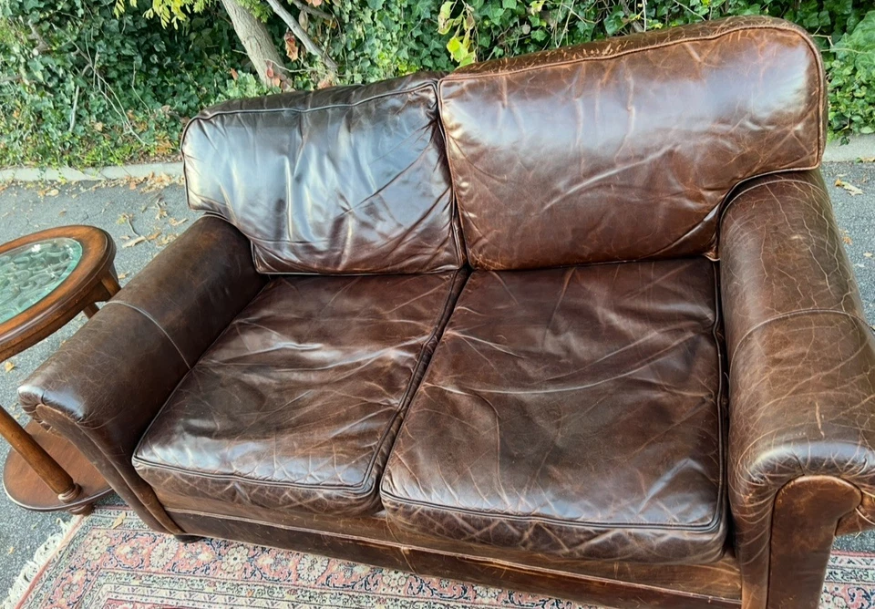🚚** Free Delivery ** Restoration Hardware Leather Love Seat   🚚 - Image 2 of 4