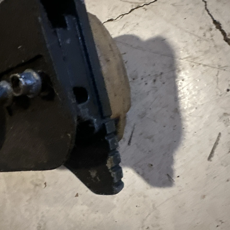 GENUINA CAJA DE ENGRANAJES PODADORA ECHO POWER Y HOJA 12” Protector agrietado Foto 3 de 4