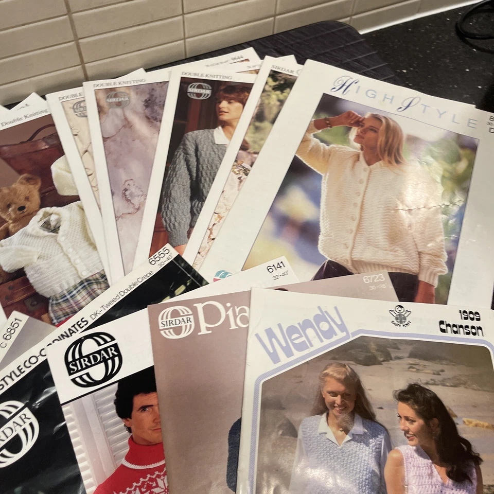 26 Vintage Knitting Patterns 4ply, DK, Mohair, Chunky, Sirdar, Wendy, Patons. D1 - Image 3 of 4