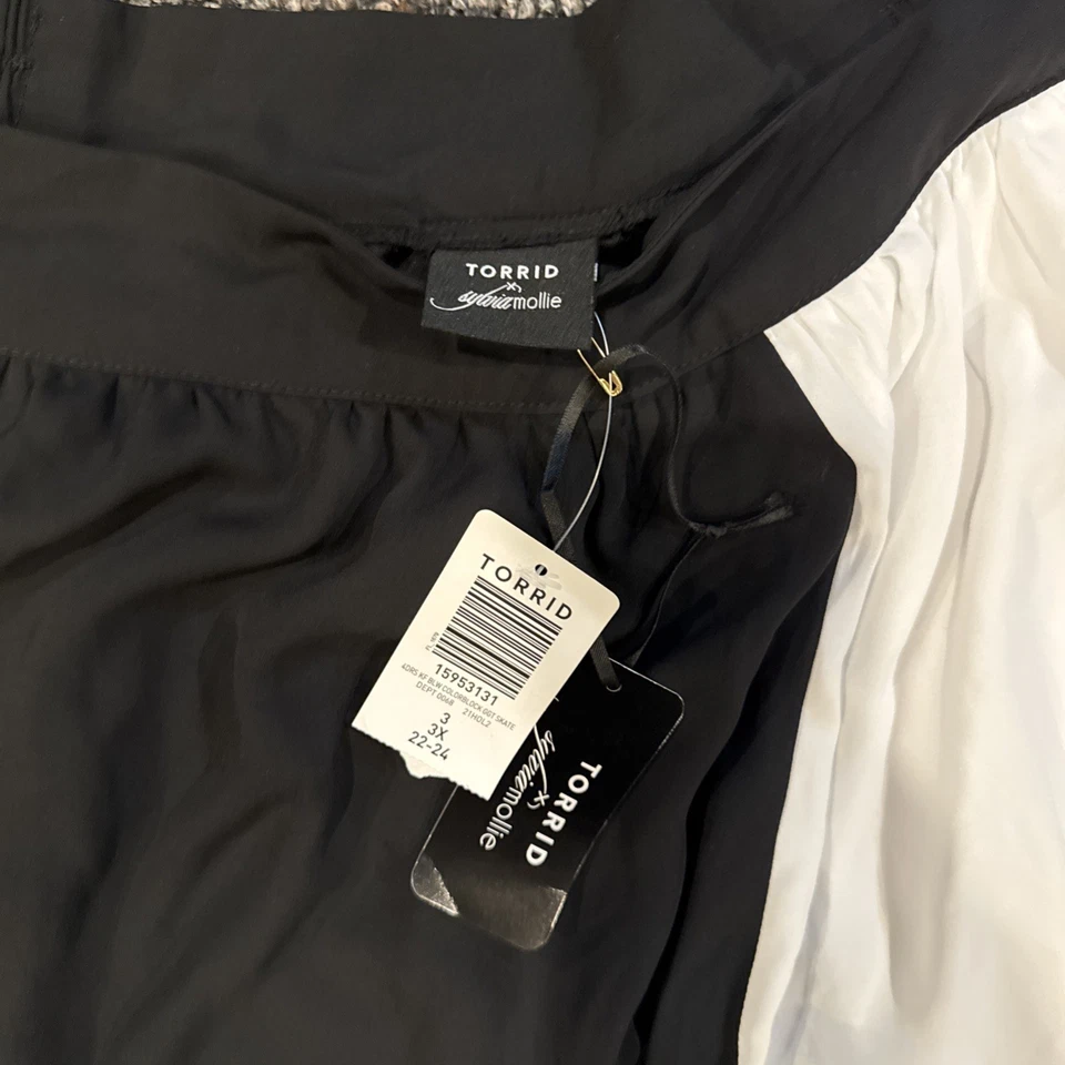 NUEVO CON ETIQUETAS TORRID Talla 3X Mujer Blanco Negro Elástico Cintura Forrada Acampanada Falda Corta 414 Foto 3 de 4