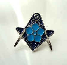 Freemason Masonic lapel pin badge Square Compass Forget me not