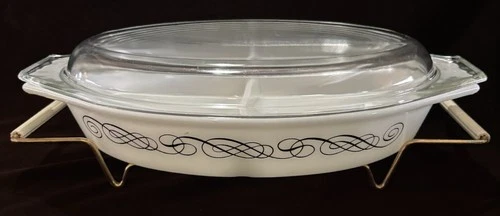Pyrex Black Scroll Divided 1 1/2 QT Covered Serving Dish with 945C Lid plus Rack