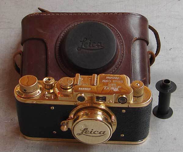 Leica II D Regular D.R.P. copy Gold in leather case (FED