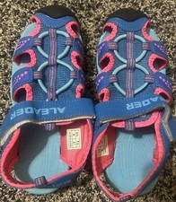 Kids water/hiking sandals size 6US