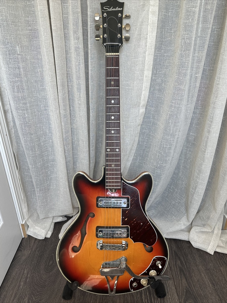 Vintage Silvertone 1968 Model 319-14559 Electric Guitar Vintage Silvertone 1968 Model 319-14559 Electric Guitar