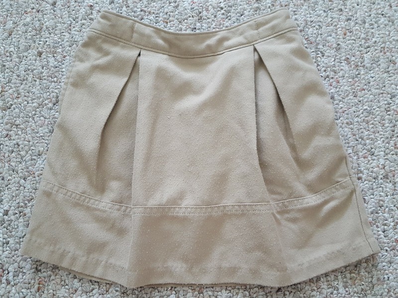 LANDS' END LITTLE GIRL SOLID BEIGE PLEATED TOP OF KNEE UNIFORM SKORT -SIZE US 4 