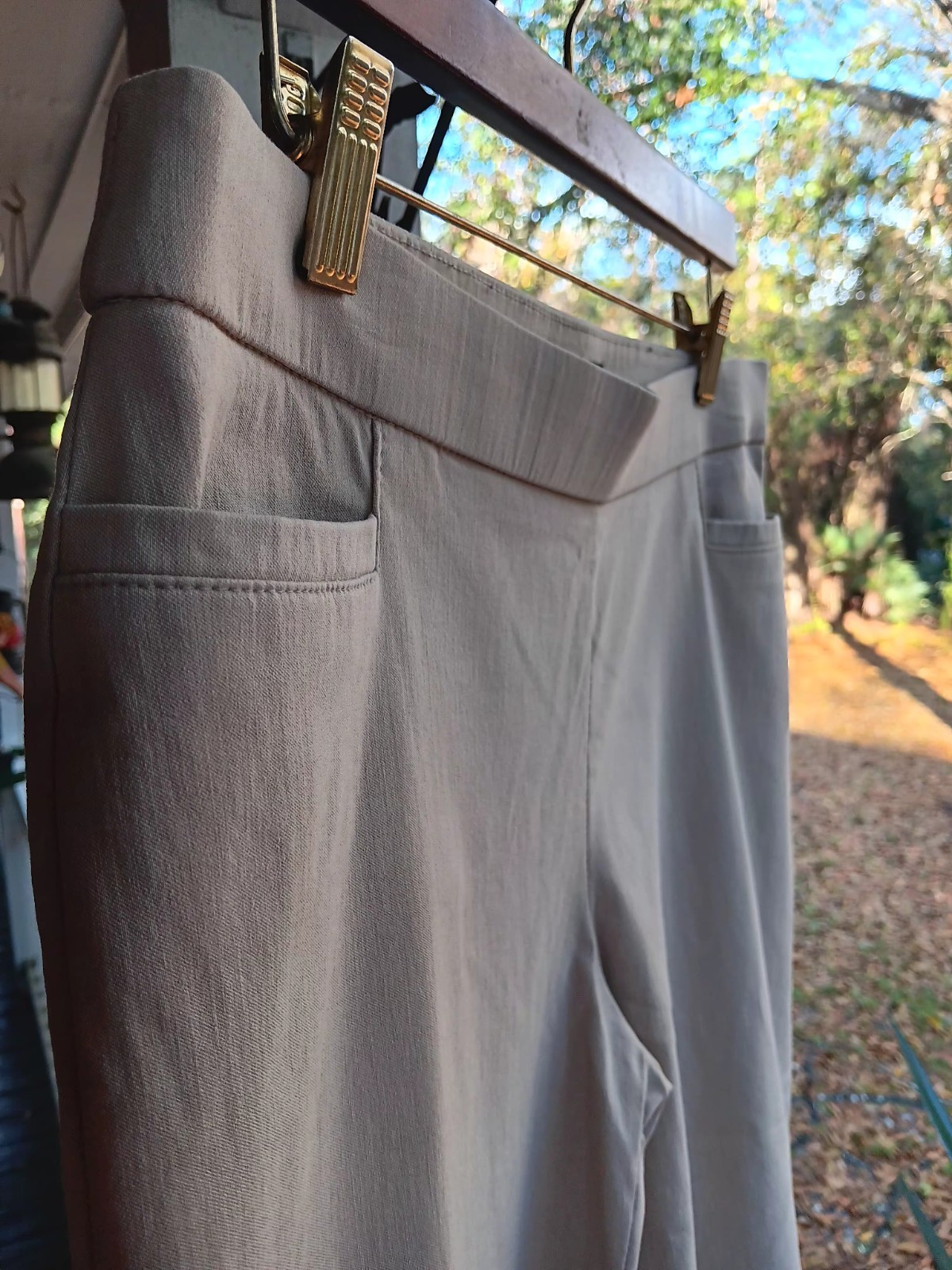 Apt. 9 Essentials Stretch Pull On Biege Capris Si… - image 3