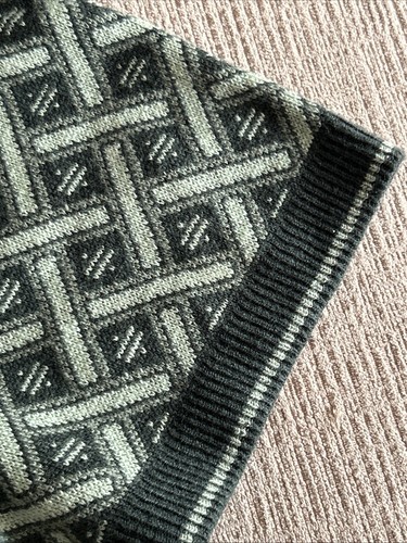 Neu mit Etikett Abercrombie & Fitch klassischer Pullover mit Spitzenkragen Polo geometrisches Muster Sm - Bild 4 von 10