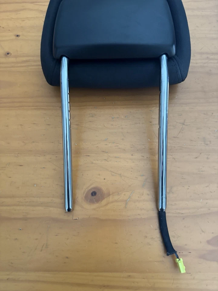 2010-2017 Jeep Compass Patriot Caliber Front Driver Passenger Headrest Black OEM - Image 4 of 4