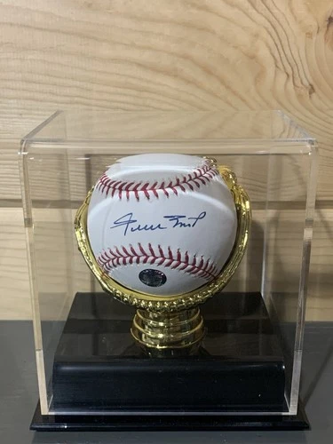 Willie Mays Signed Official MLB Baseball With COA Clean Autograph/Ball + Display