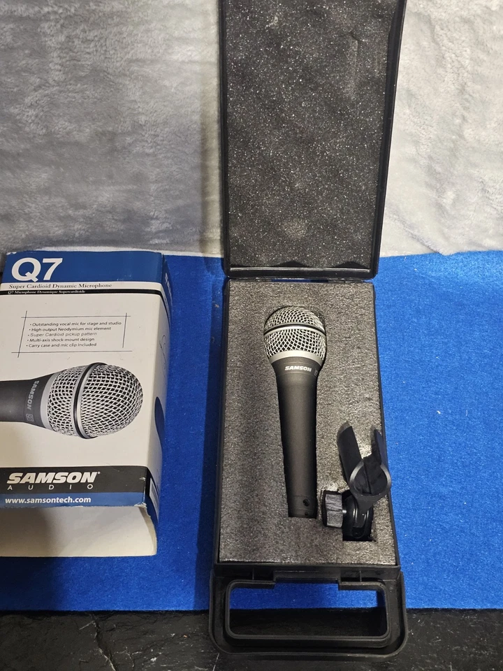 Microfone dinâmico super cardioide Q7 da Sampson - Imagem 3 de 4