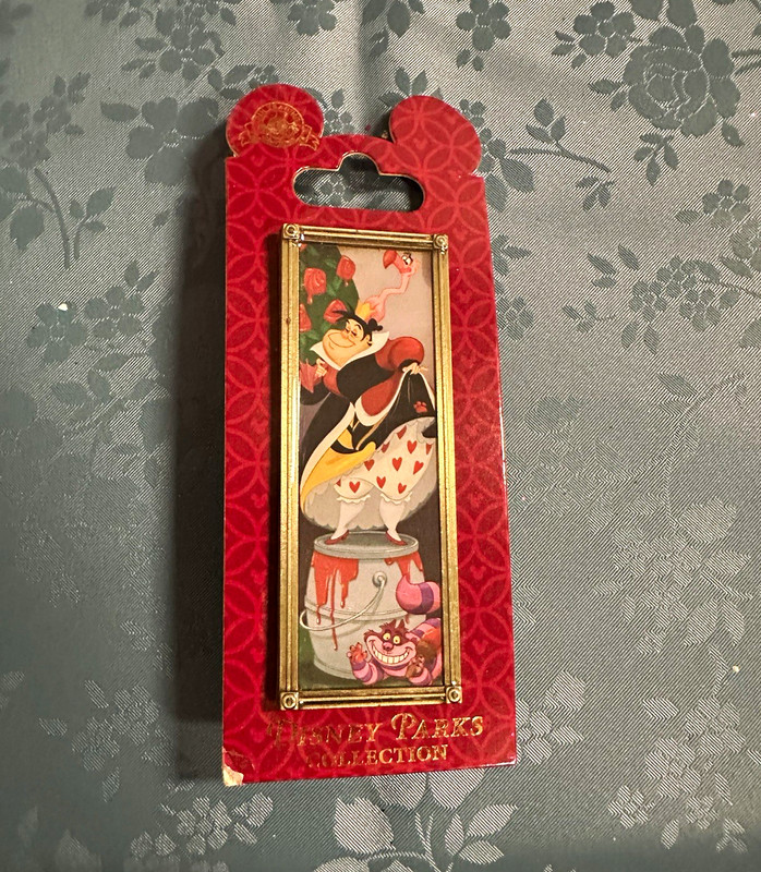 Disney Parks Alice in Wonderland Queen of Hearts & Cheshire Cat haunted mansion