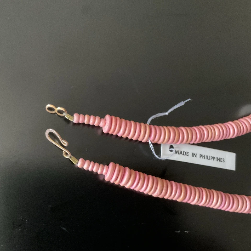 Woman Pink Wooden Necklace Made In Fhilipines - Image 4 of 4