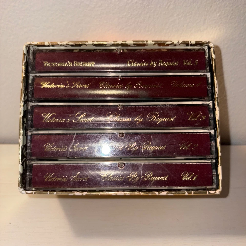 Кассетные ленты Victoria's Secret классика по запросу коллекционное издание - Изображение 2 из 4