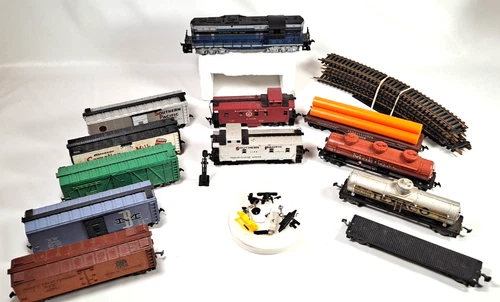 Vintage H.O. Train Lot. (Very Old).